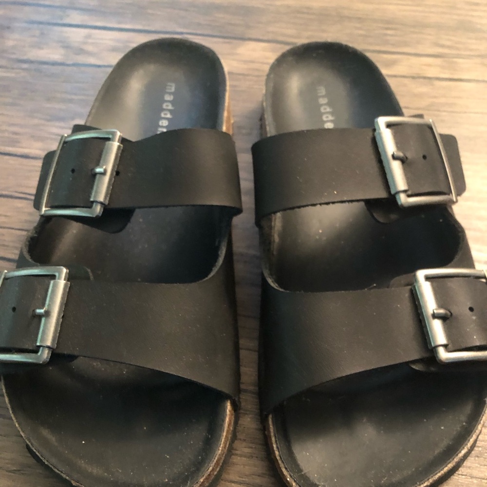 Women’s black Steve Madden sandals. Size 8, gently worn a handful of times.